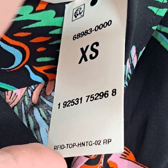 Levi's Clover Printed Tie Hem Shirt size XS NWT - Picture 8 of 11